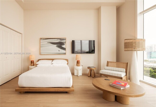 Building Photo - 275 SW 6th St