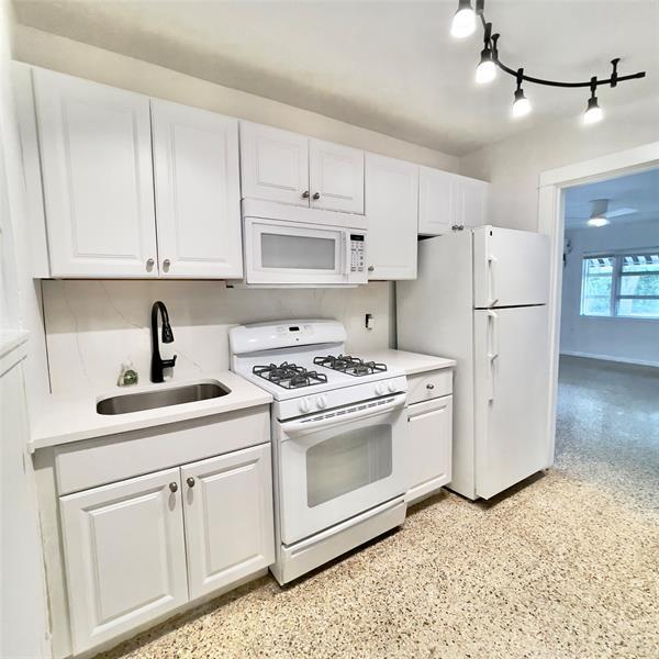 Building Photo - 1614 NE 7th St