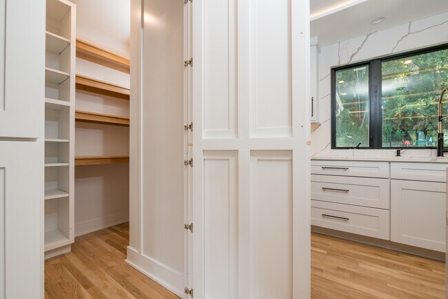 Building Photo - 611 W 49th St