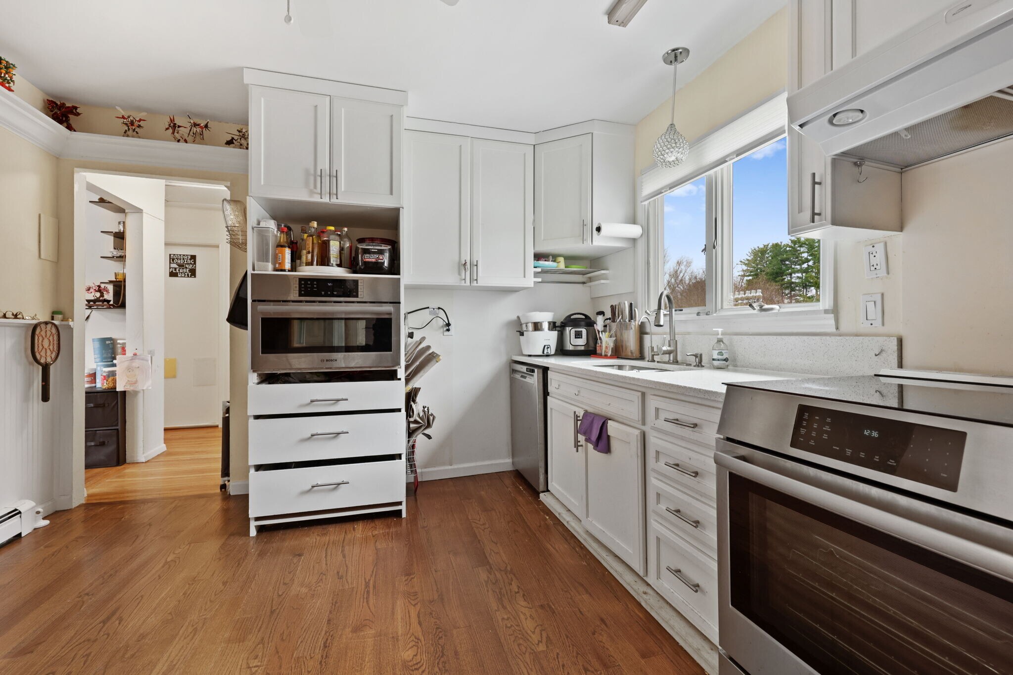 Building Photo - 2881 Meadowcrest Dr