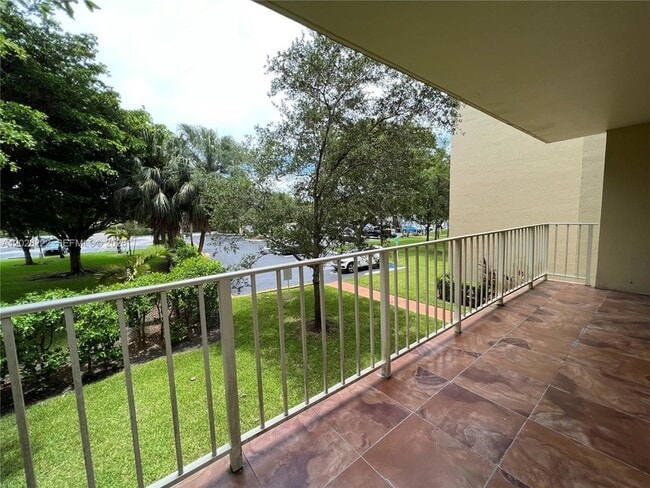 Building Photo - 13100 SW 92nd Ave