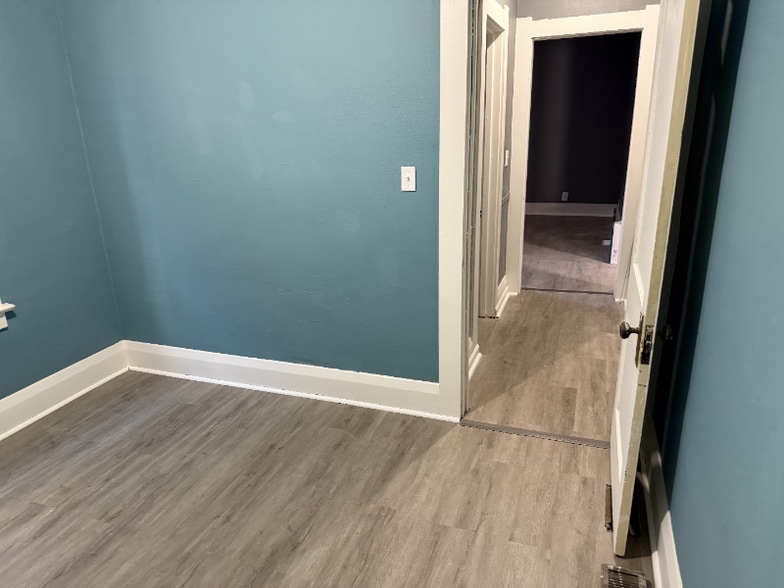 Building Photo - 629 Willard St