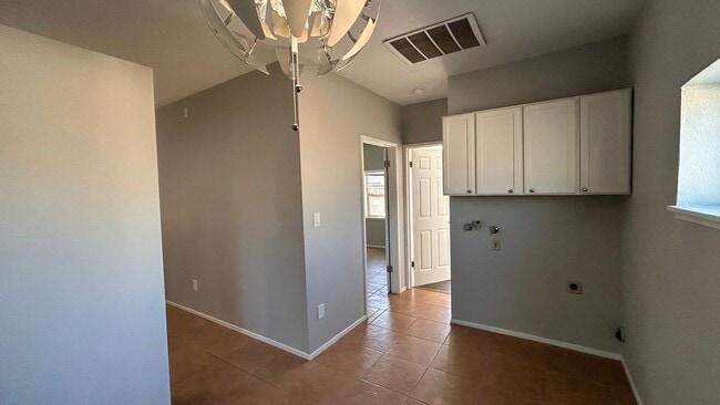 Building Photo - 1337 W Orangeburg Ave