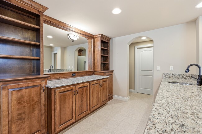 Building Photo - 9638 Zarda Dr