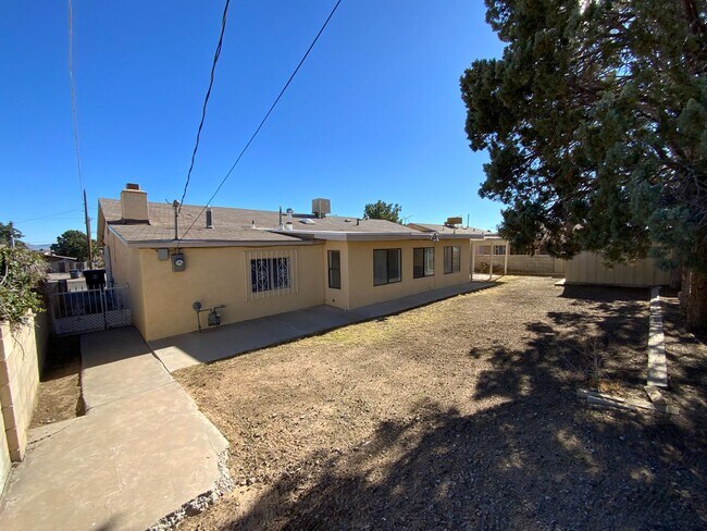 Building Photo - 5 Bedroom Single Story Home Available Near Snow Vista Blvd SW & Gibson Blvd!