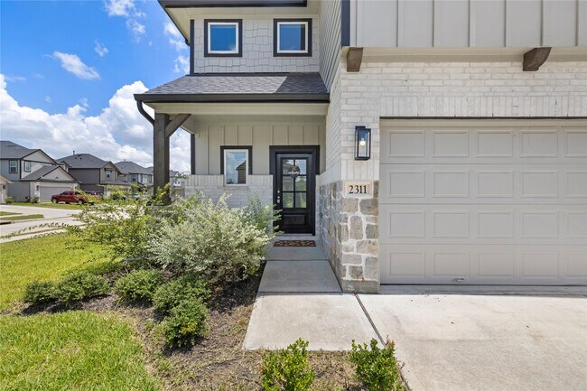 Building Photo - 2311 Honey Heights Ln