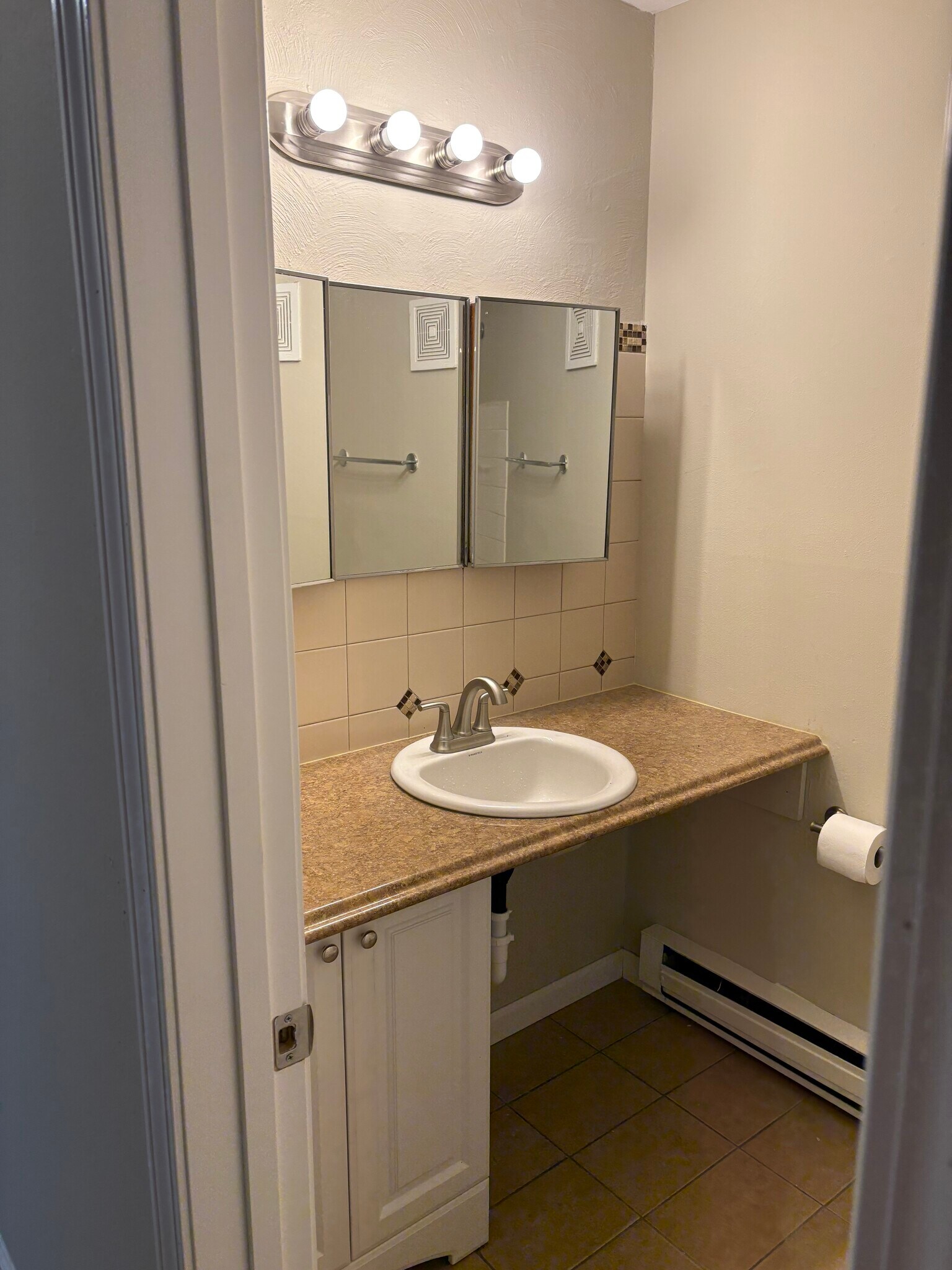 Building Photo - 7571 Hazelcrest Dr