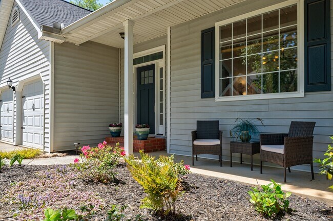 Building Photo - 2105 Brookridge Ter