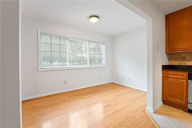 Building Photo - 1468 Briarwood Rd NE