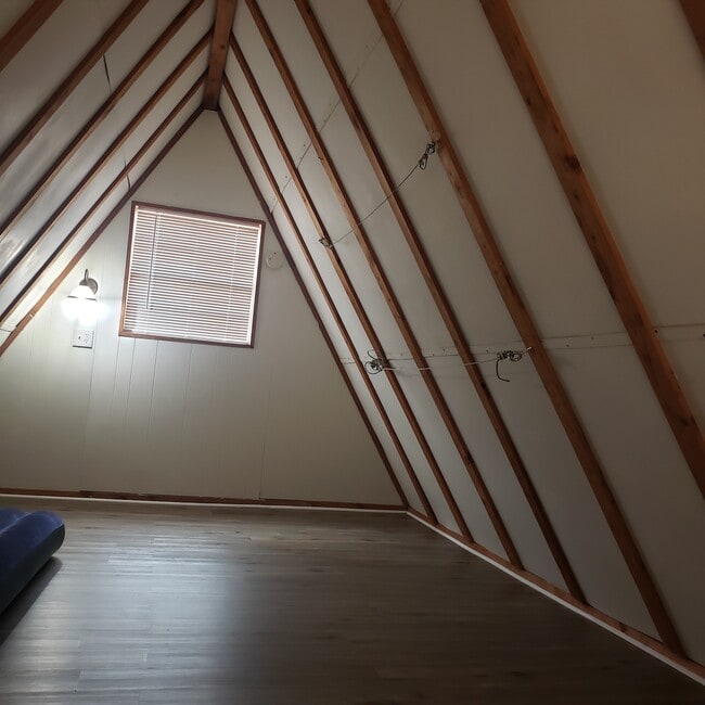 Building Photo - 1134 Pink Mountain Blvd