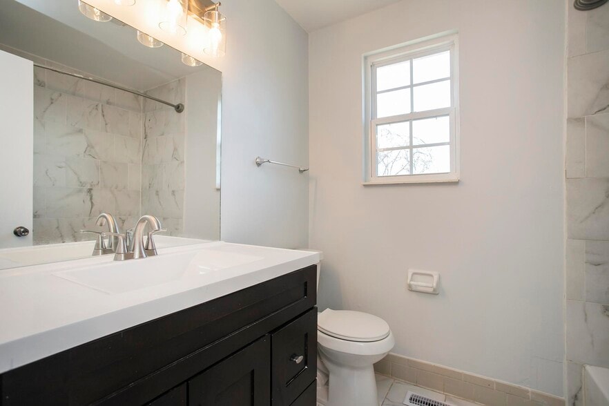 Building Photo - 105 Jacksons Retreat Ct