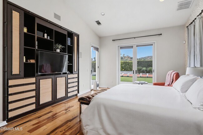 Building Photo - 9651 Sagebrush Ave