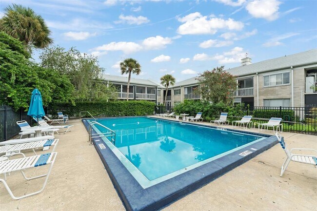 Building Photo - 1250 S Denning Dr