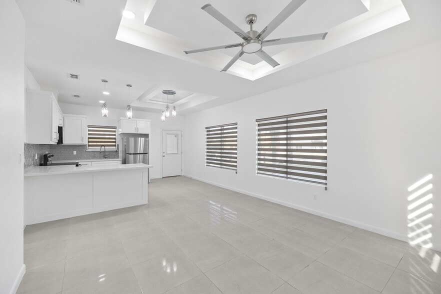 Building Photo - 3508 S Dominique Dr