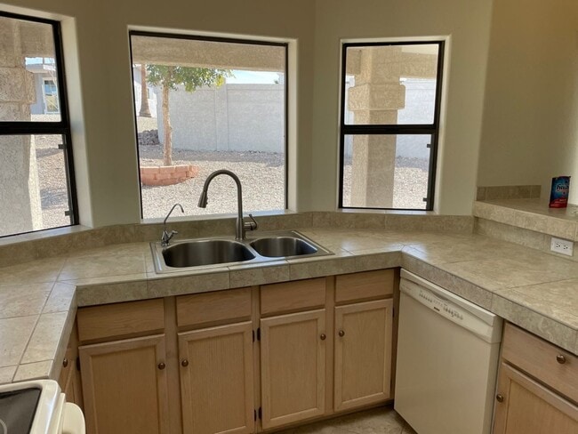 Building Photo - Coming Soon! DO NOT DISTURB TENANTS!