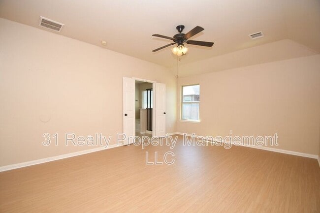 Building Photo - 10015 Bitternut Hickory Ln