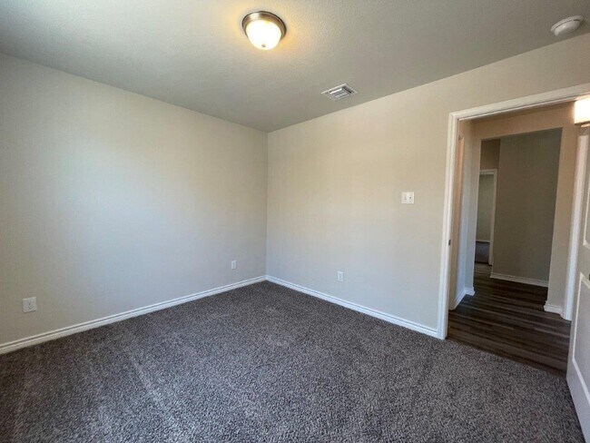 Building Photo - 7726 Merry Oaks Cv