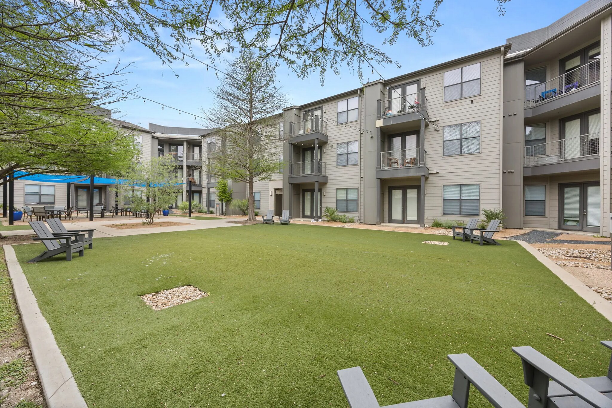 Building Photo - 810 W St Johns Ave