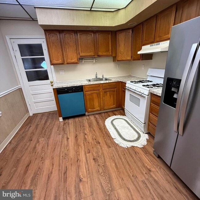 Building Photo - 158 N Millick St