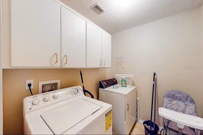 Building Photo - 985 Andrea Ridge Ct