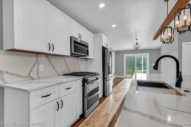 Building Photo - 1654 Giddings Rd