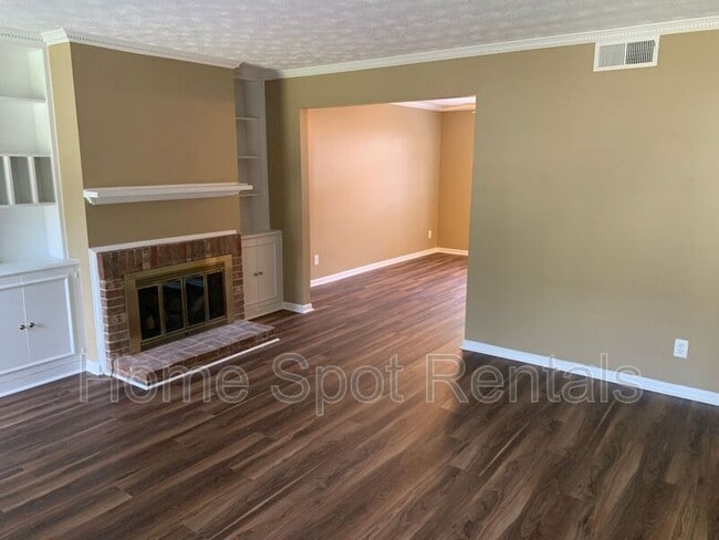 Building Photo - 2932 Lavista Way