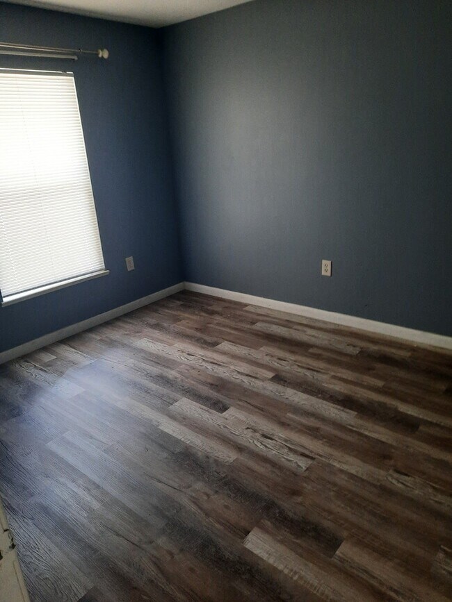 Building Photo - 3371 SW 4th Ave