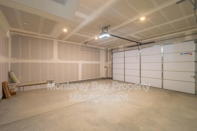 Building Photo - 108 8th St