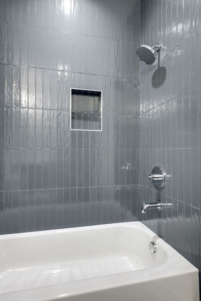 Building Photo - Welcome to Your Stylish Haven in Vibrant East Nashville!