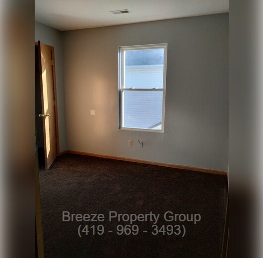 Building Photo - 205 W Chalmers Ave