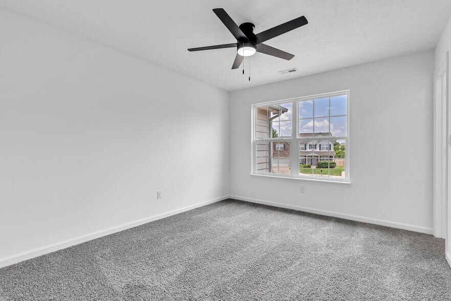 Building Photo - 9724 Brooks Dr