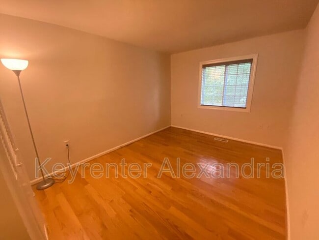 Primary Photo - 5923 Kara Pl