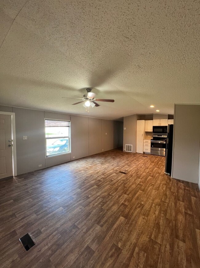 Building Photo - 142 CO Rd