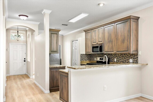 Building Photo - 15234 Searobbin Dr