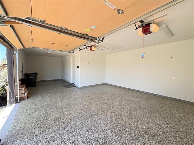 Building Photo - 1451 Maplewood Dr