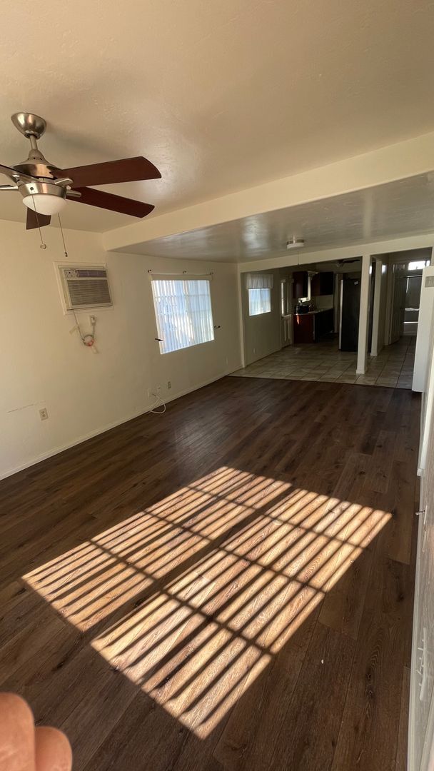 Building Photo - 1336 Peach Ave