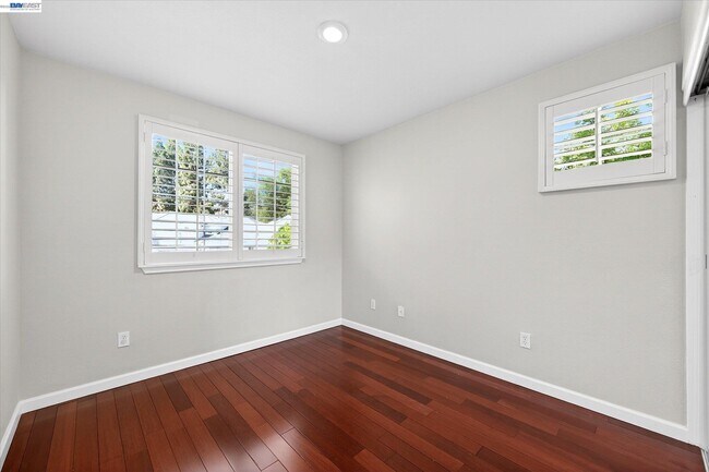 Building Photo - 133 Sundance Pl