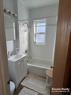 Building Photo - 111 Norway St