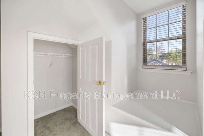 Building Photo - 123 Salt Landing Cir