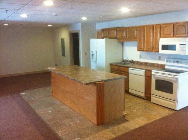 Building Photo - Ledgeview Apartments