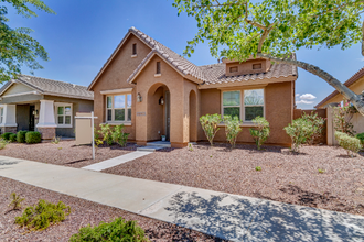 Building Photo - Beautiful! 3 Bed 2 Bath in Verrado w/Commu...