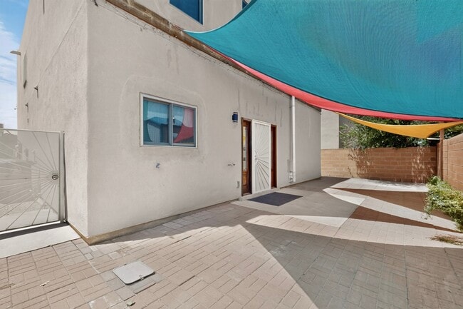 Building Photo - 624 Torretta Dr SW