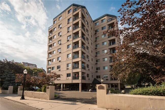 Building Photo - 104 North St