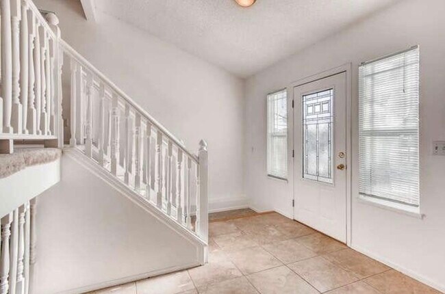 Building Photo - 10418 Jellison Way