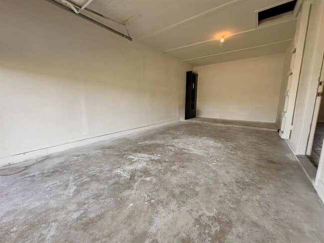 Building Photo - 2516 N W S Young Dr