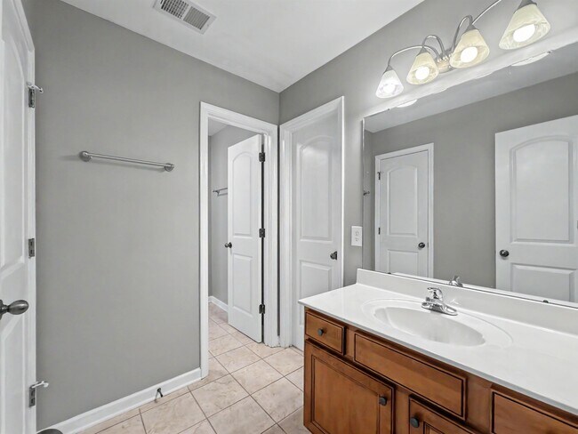 Building Photo - 1706 Mossy Oak Ln