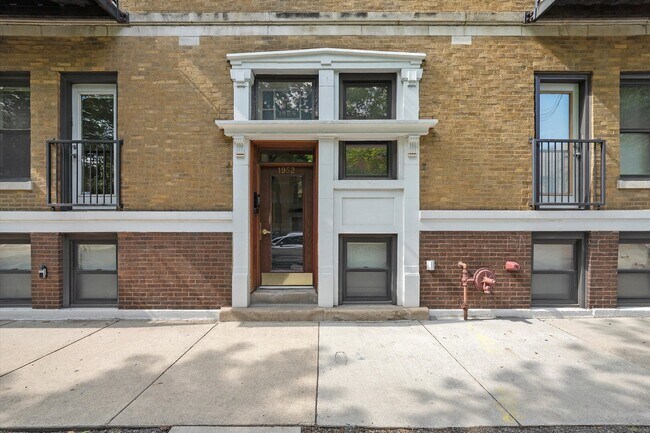 Building Photo - 1952 W Byron St