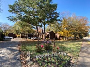 Building Photo - 2 BED / 2 BATH MEMPHIS CONDO