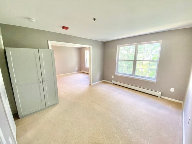 Building Photo - 1 Bedroom Apartment in Burlington VT Avail...