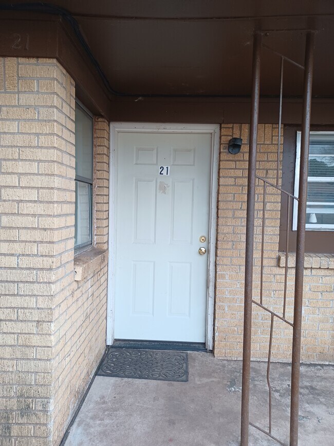 Building Photo - 21 NW 25th Street